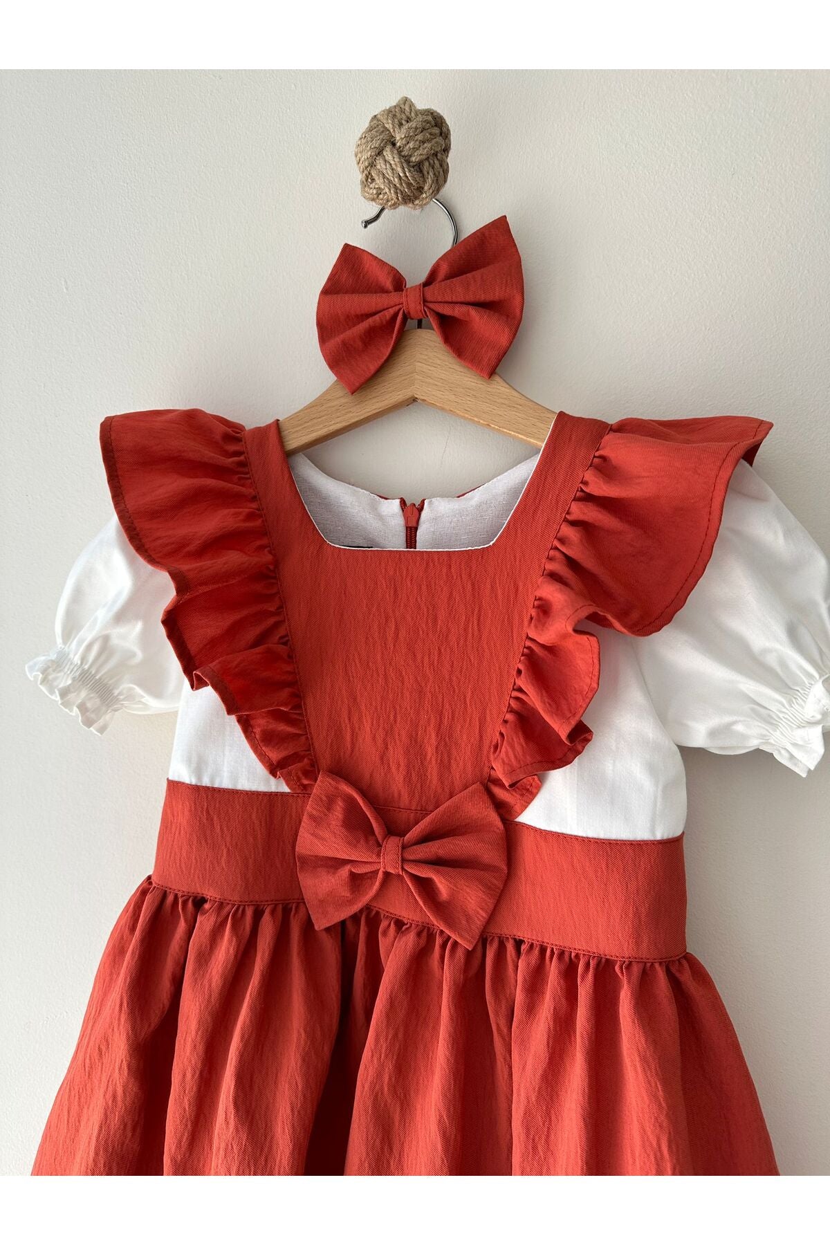 Design Vintage Girls Dress