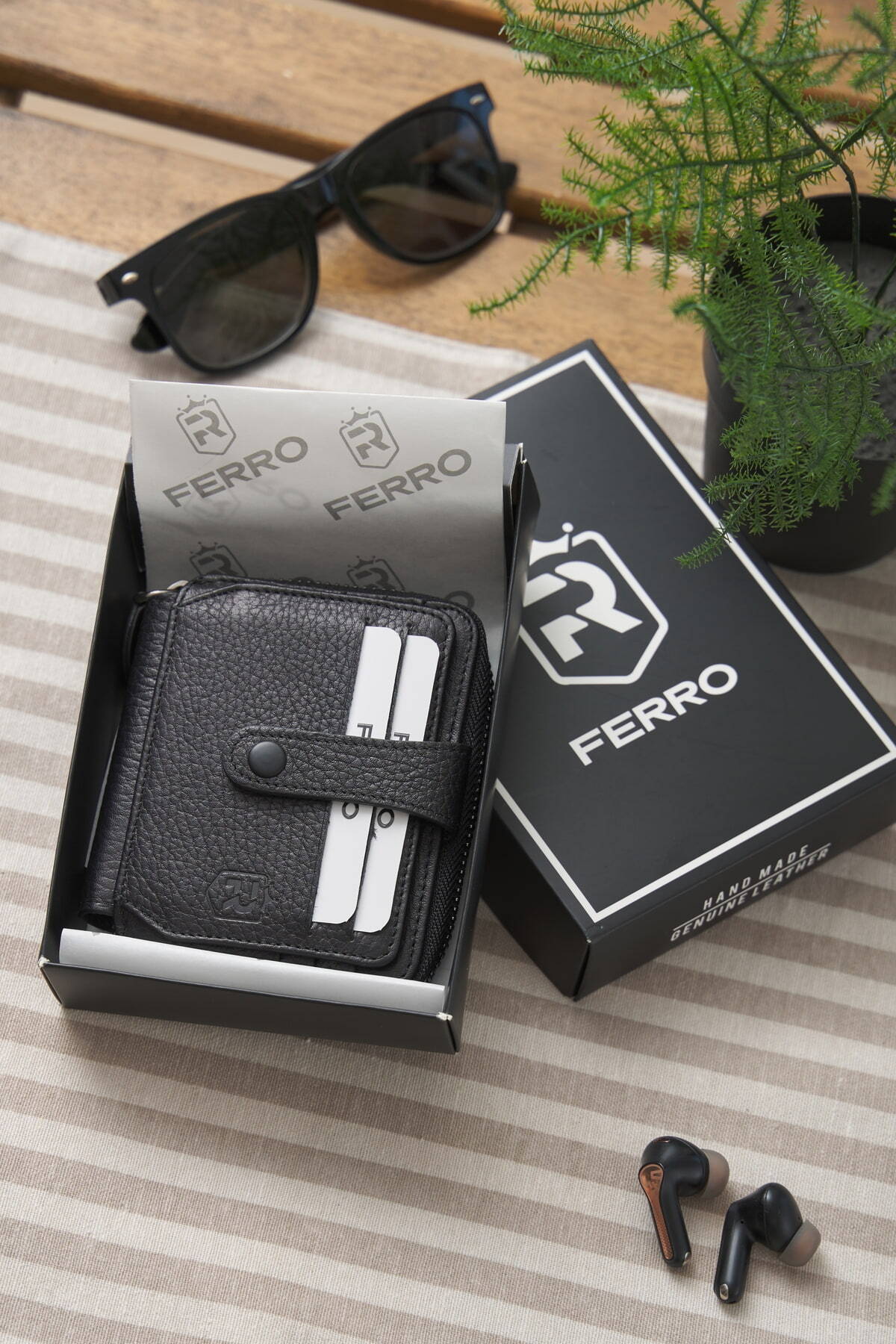 Stylish Genuine Leather Minimal Wallet Card Holder With Ferro Leather Gift Box