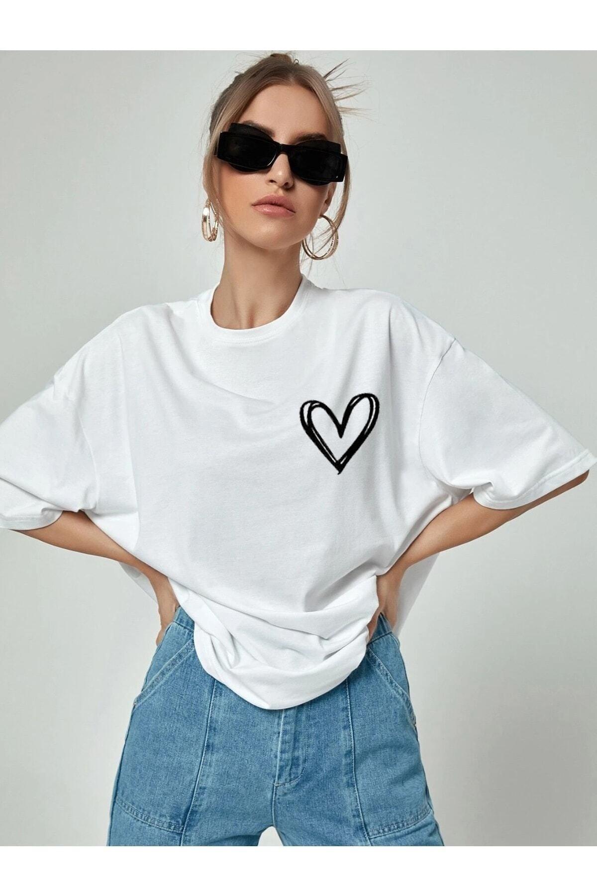 Minimal Heart Printed White Oversize Tshirt - Swordslife