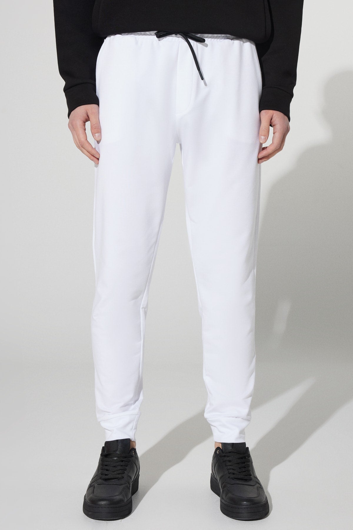 Men's White Standard Fit Normal Cut Pocket Cotton Comfort Sweatpants