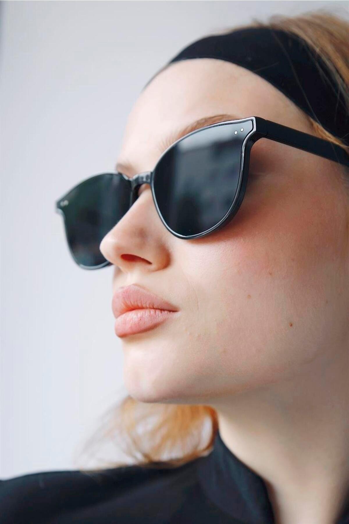 Simple Black Sunglasses - Swordslife