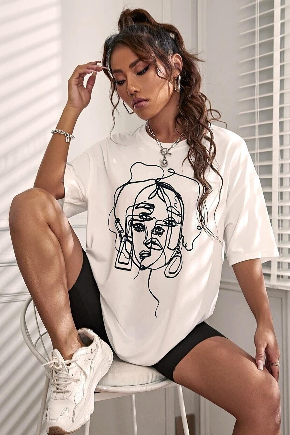 Women's White Face Print Detailed Oversize T-shirt - Swordslife