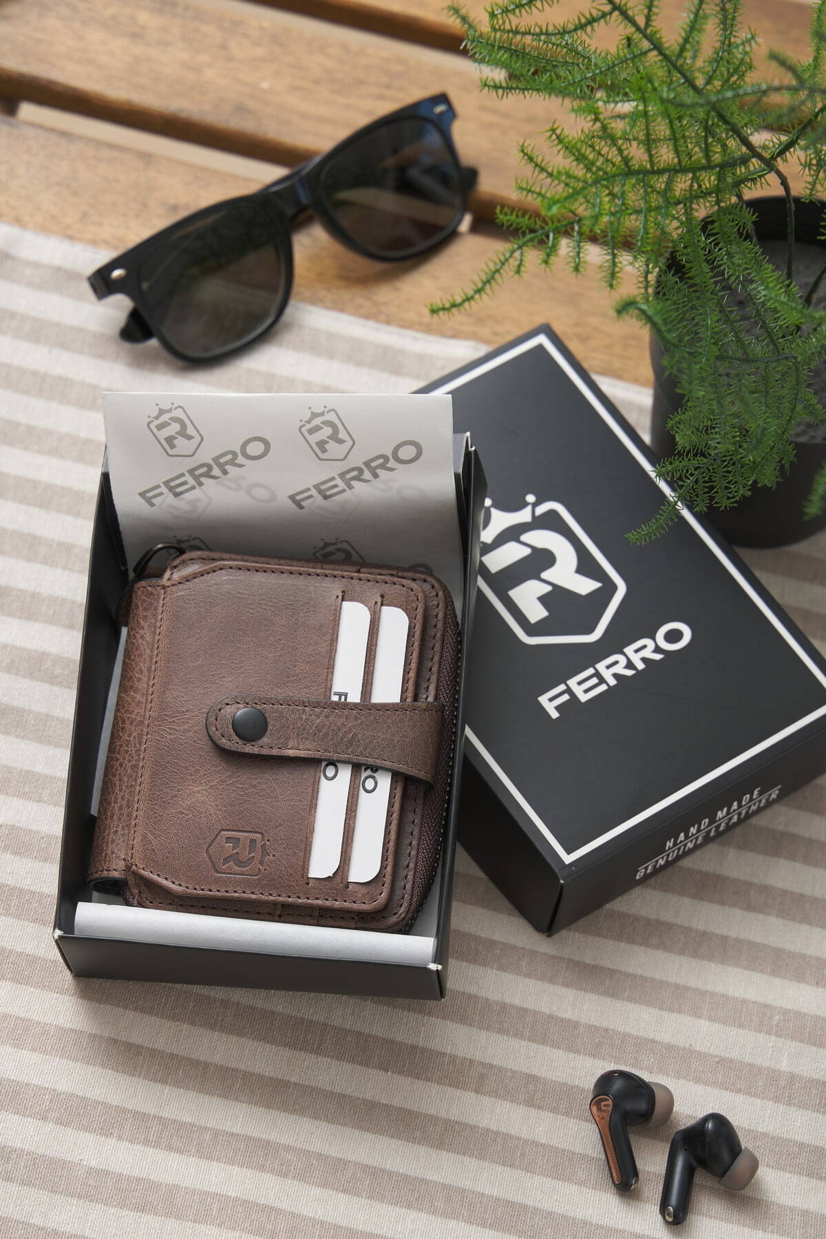 Stylish Genuine Leather Minimal Wallet Card Holder With Ferro Leather Gift Box