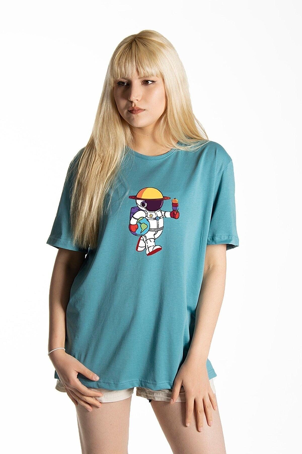 Women's Turquoise Front Ice Cream Astronaut Printed Crew Neck Oversize T-shirt - Swordslife