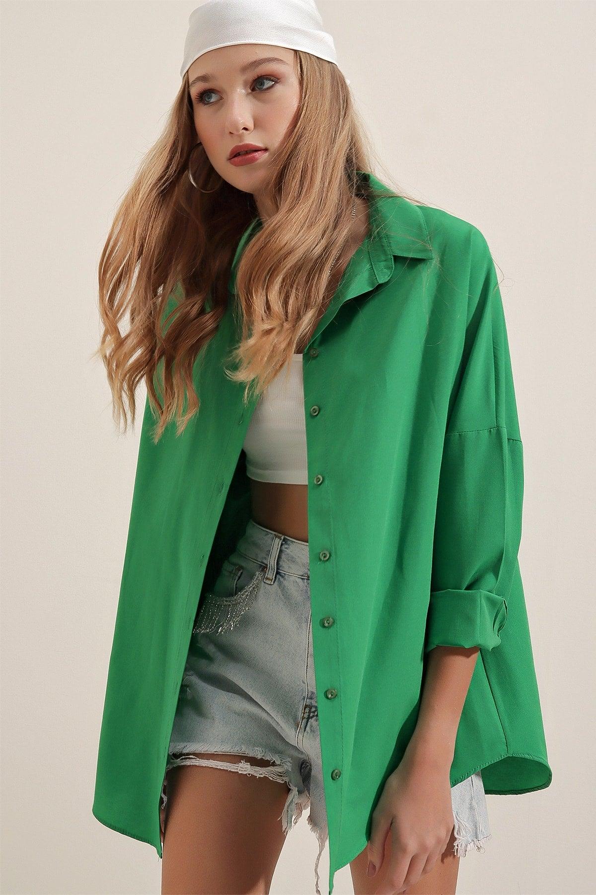 3900 Oversize Long Basic Shirt - Green - Swordslife