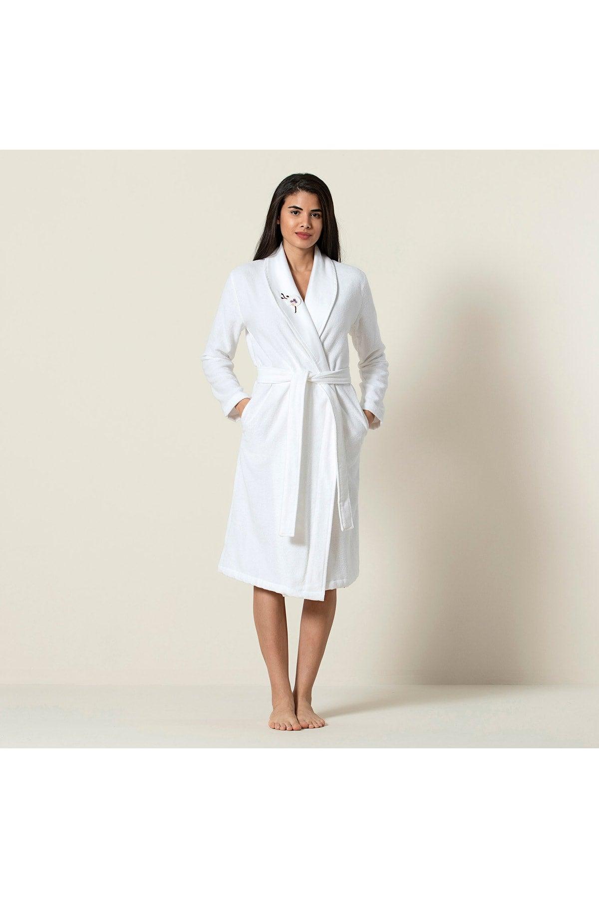 Arnau Women's Bathrobe White - Swordslife