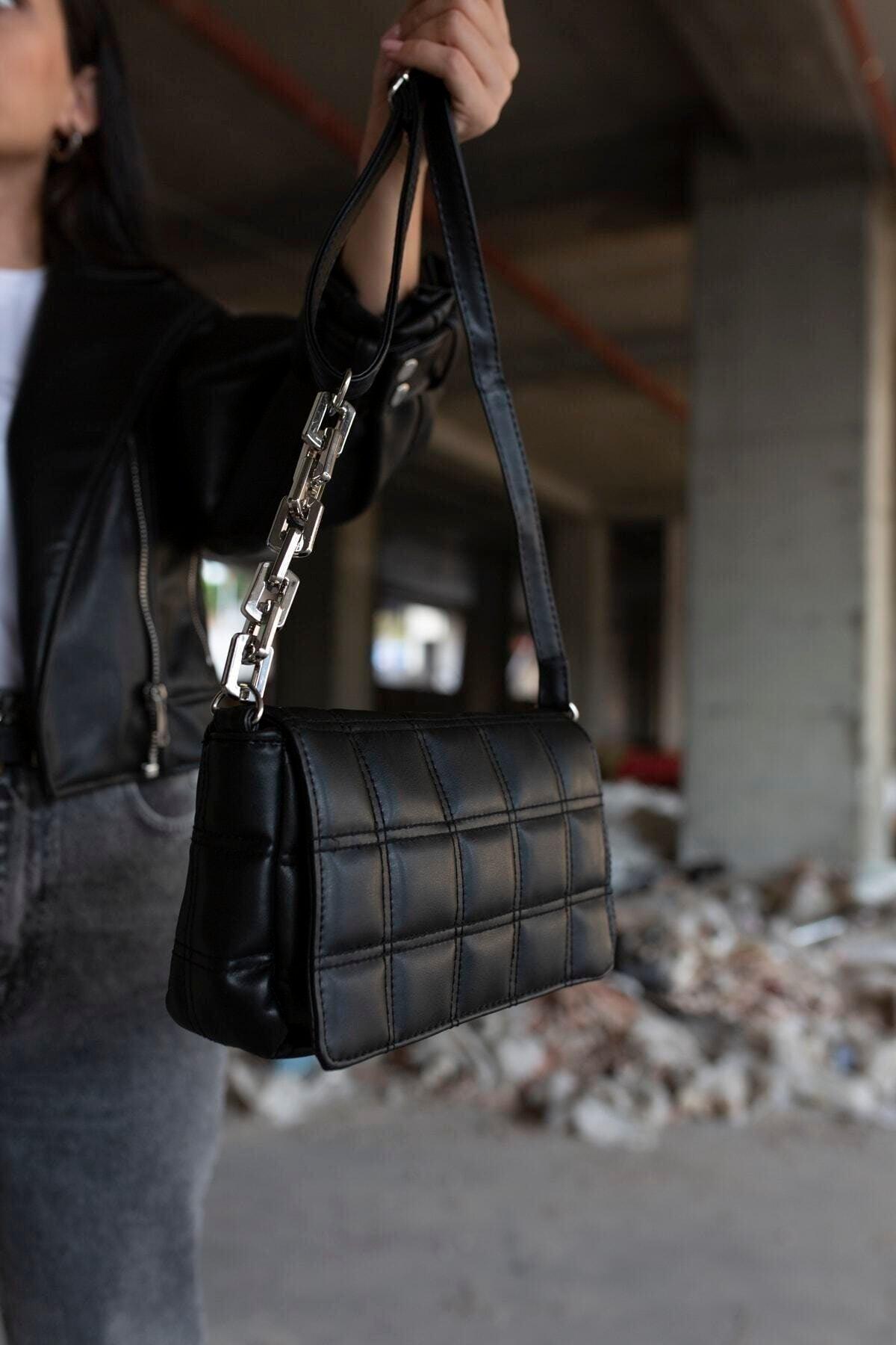 Black Women's Bag Chain Detailed - Swordslife