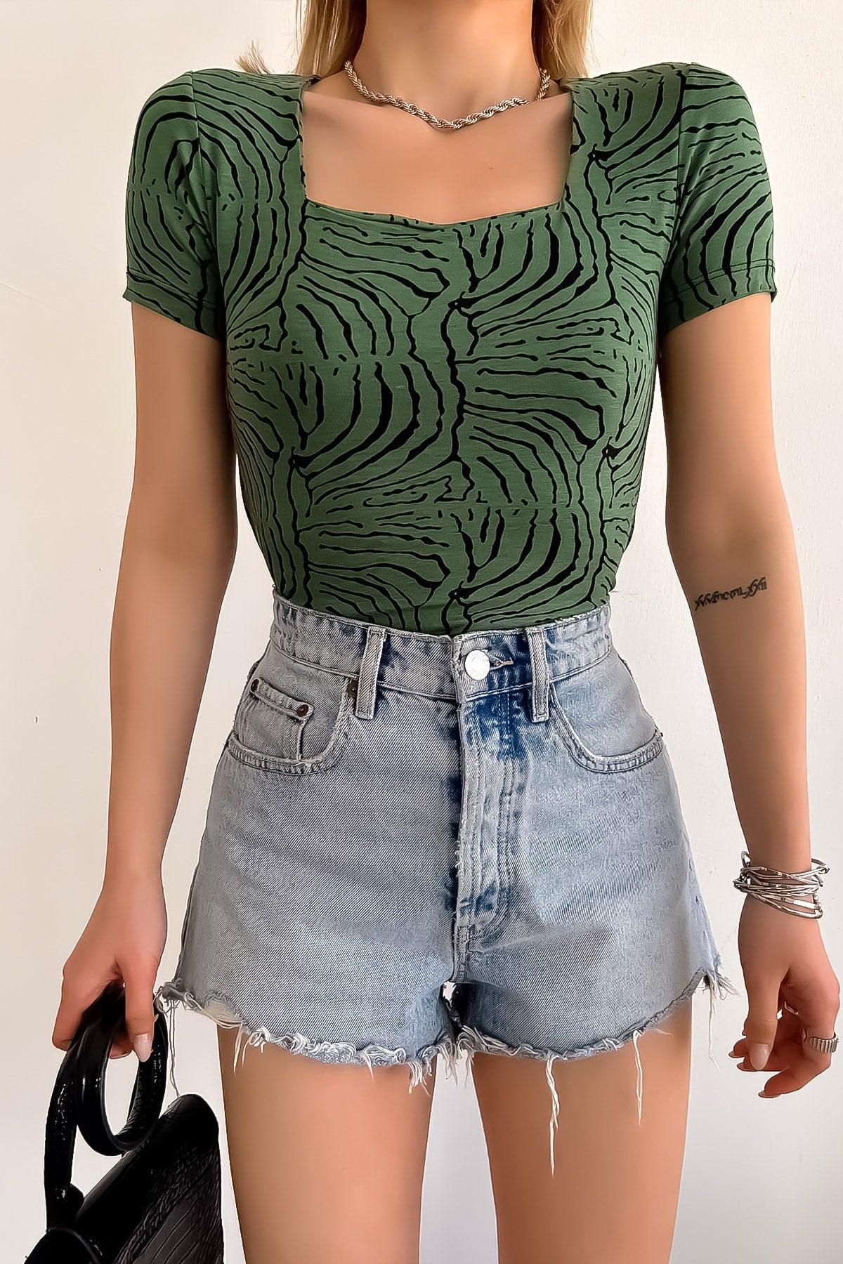 Women's Short Sleeve Square Collar Green Line Zebra Pattern Viscose Blouse - Swordslife