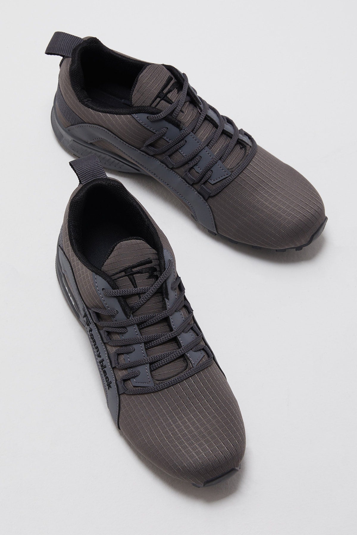 Men's Smoked Comfort Mold Thermo Sole Lace-up Sneaker