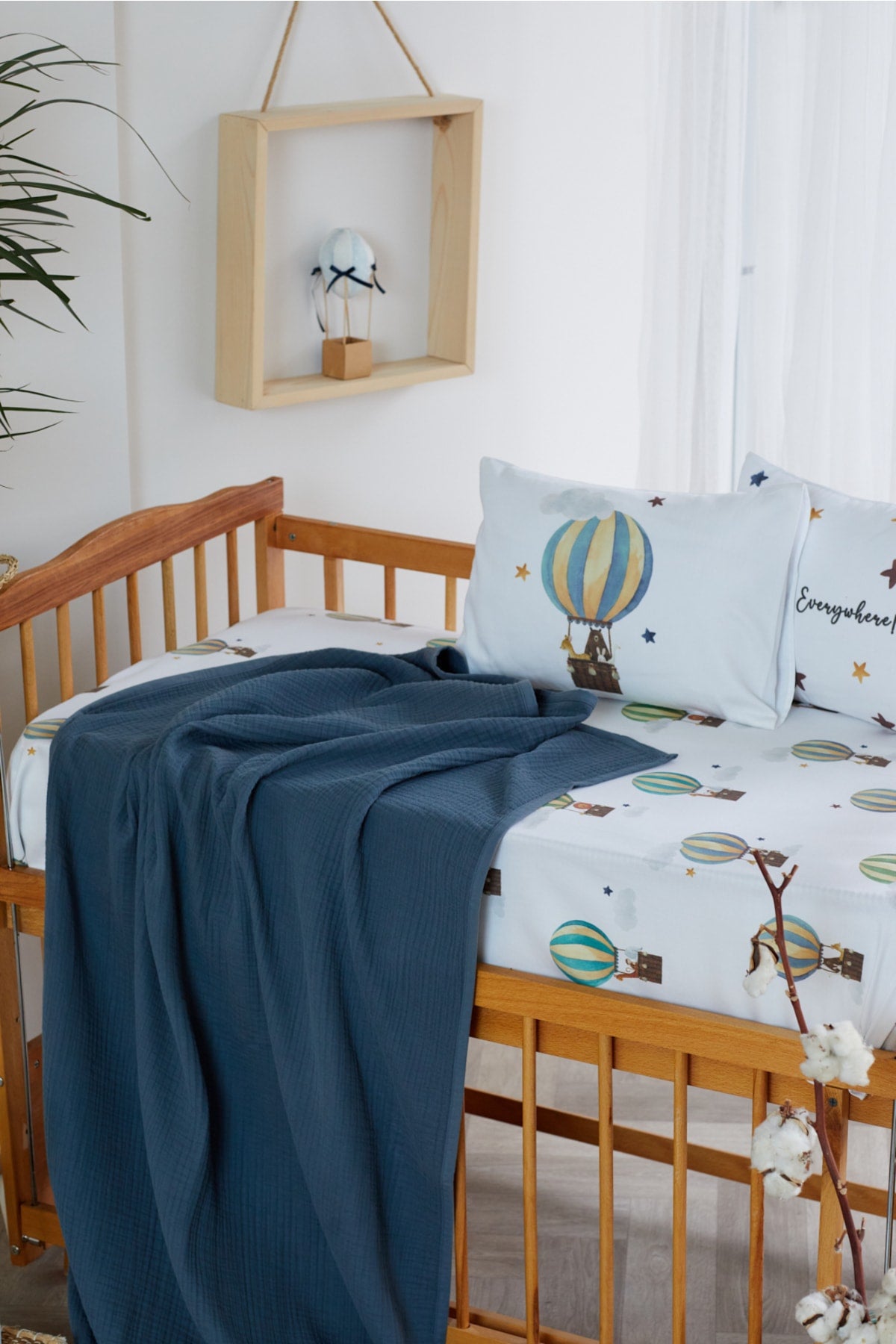 ORGANIC MUSLIN PICTURE BABY BEDDING - STAR AND FLYING BALLOON THEMED