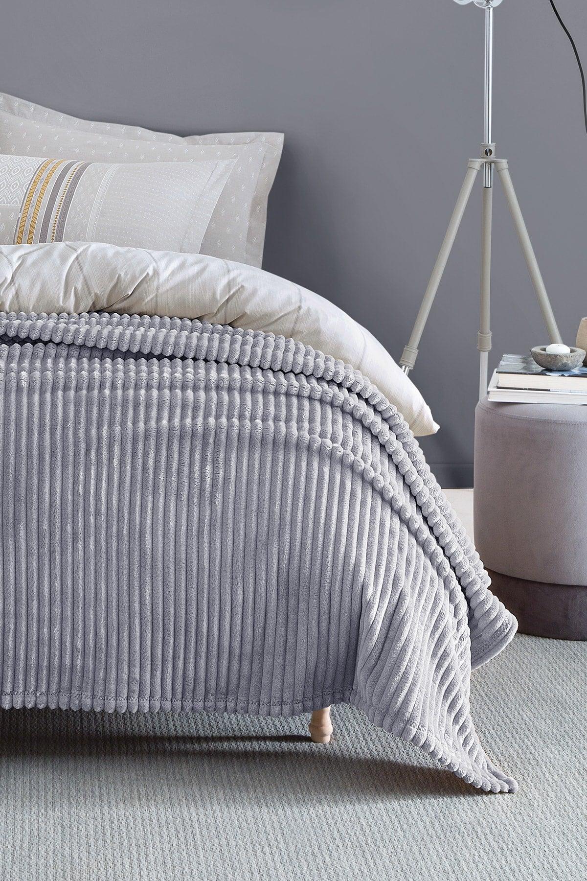 Holly Wellsoft Single Blanket - Gray - Swordslife