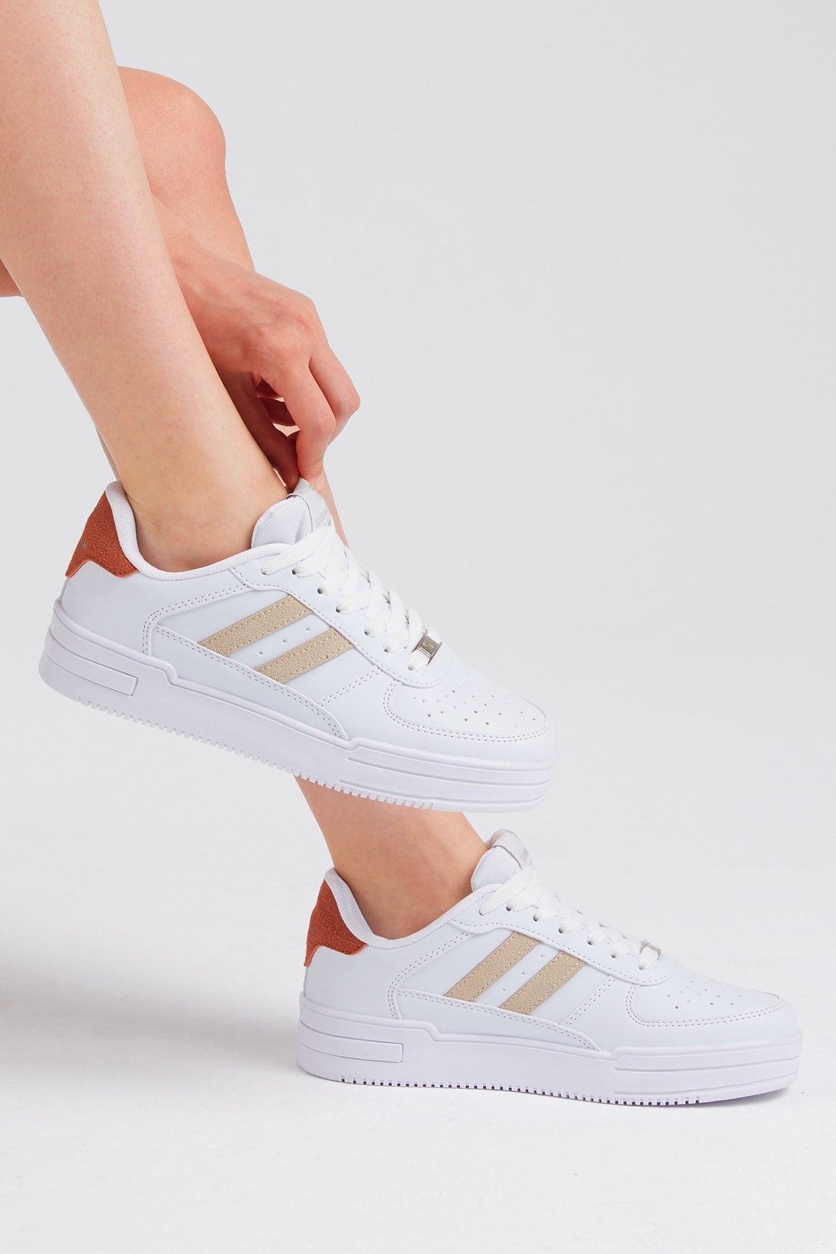 Unisex White Beige Side Stripe Lace-up Comfort Fit Sneaker