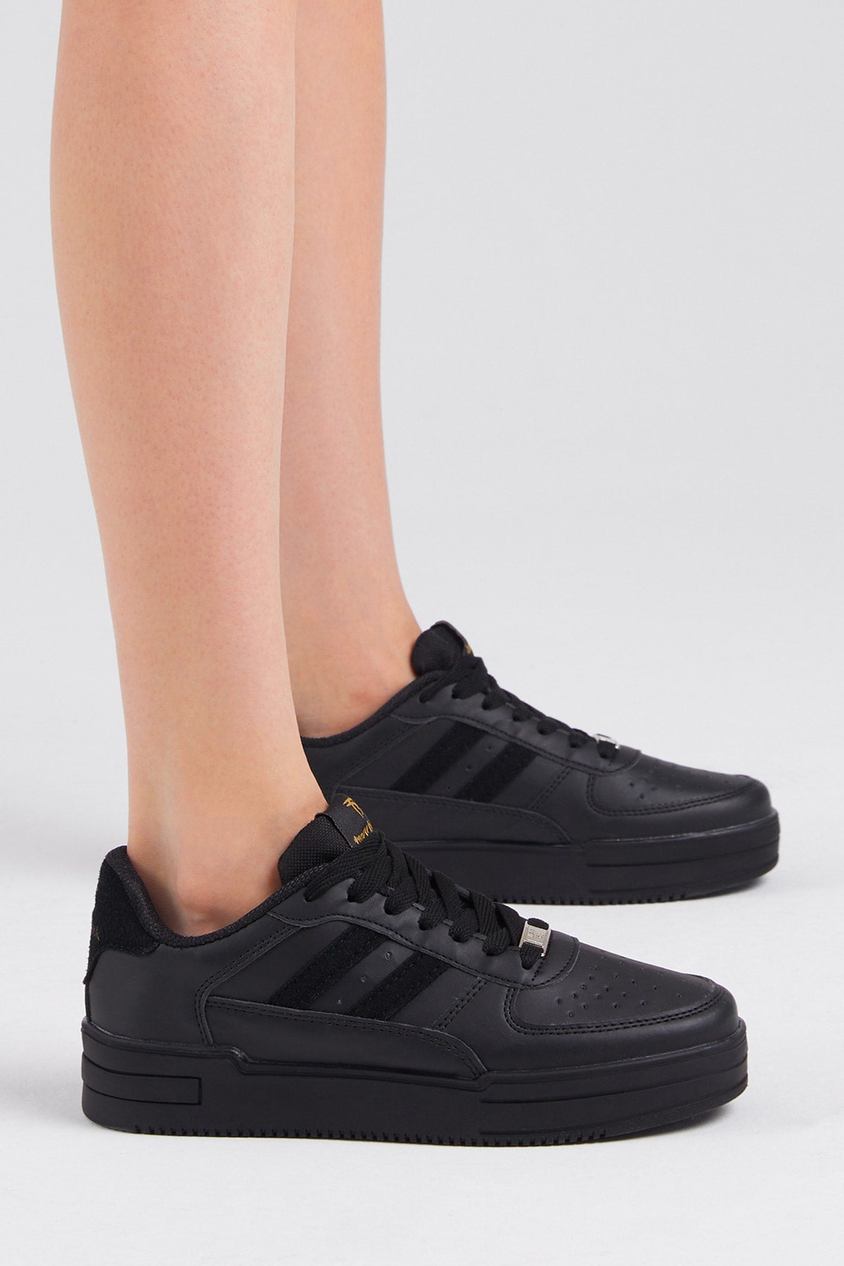 Unisex Black Black Side Stripe Lace-up Comfort Fit Sneaker