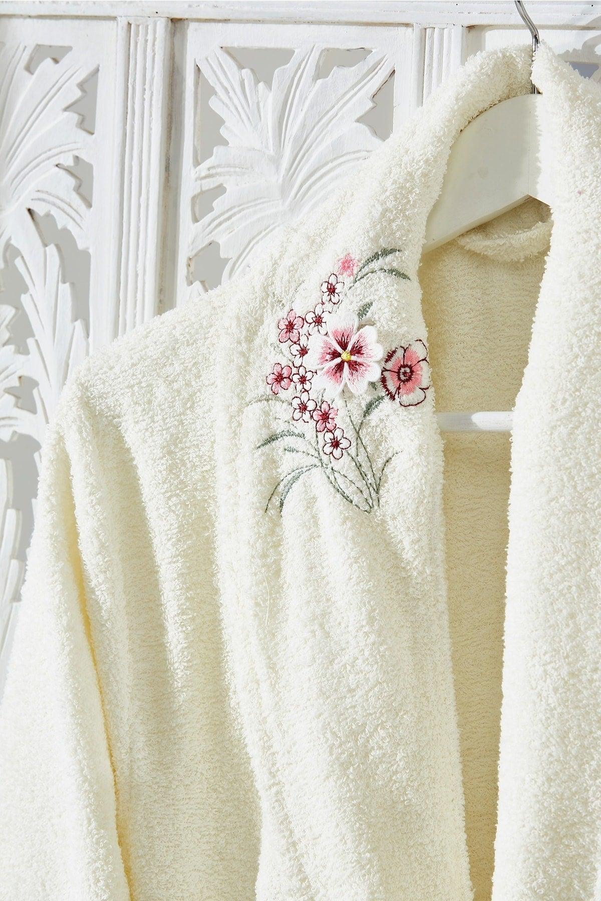 Family Embroidered Cream & Cream Family Bathrobe Set 6 Pieces Dowry Women Men Bathrobe Bath Towel Set - Swordslife