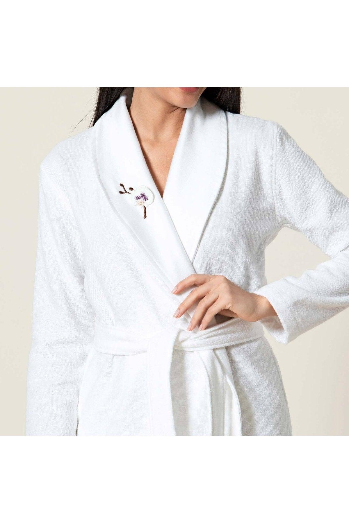 Arnau Women's Bathrobe White - Swordslife