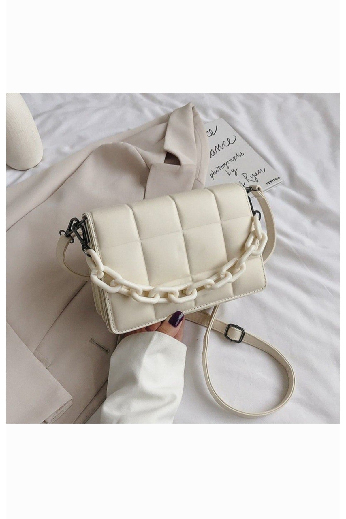 Y Square Model Cream Bag