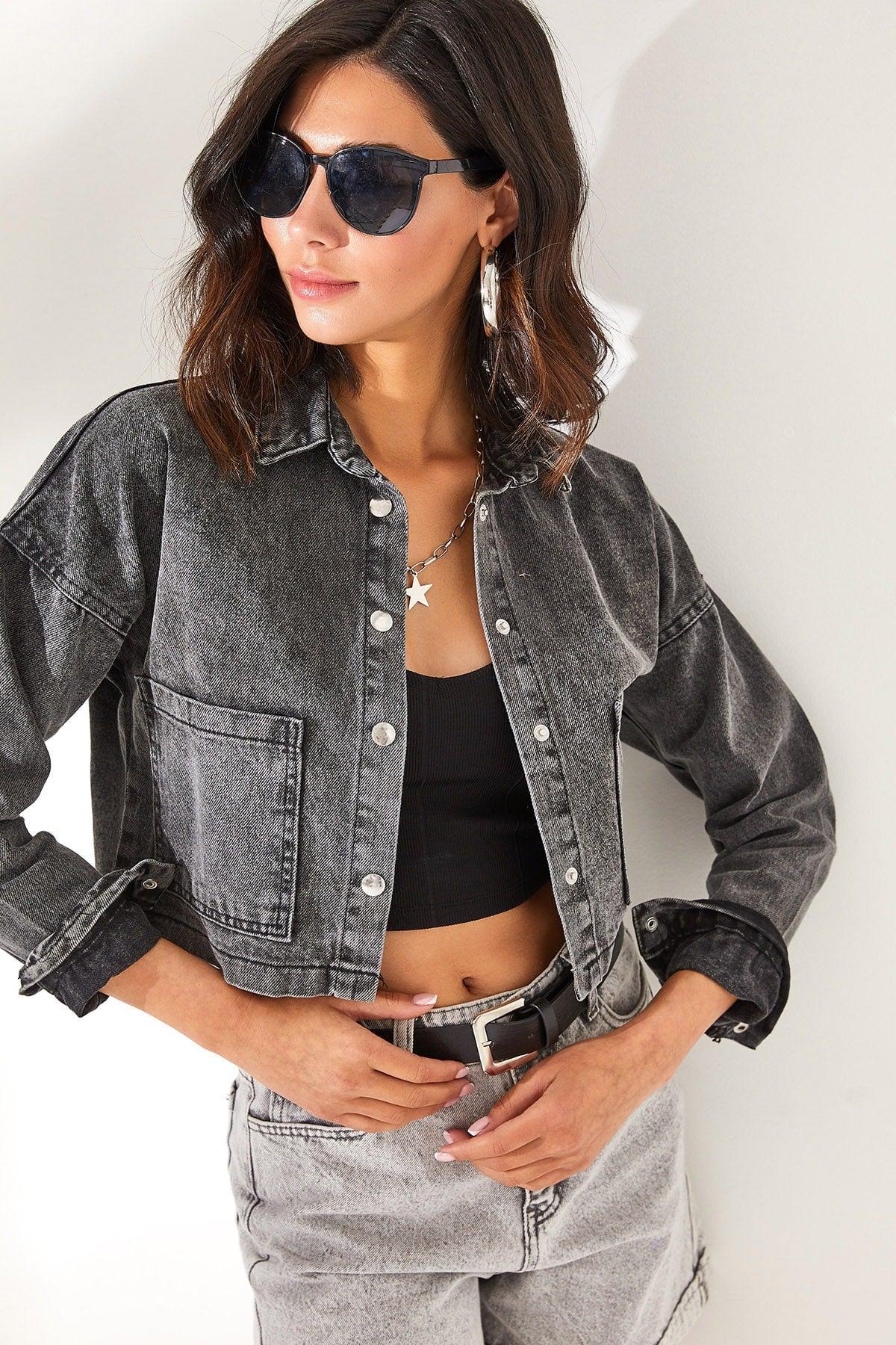 Women's Black Double Pocket Crop Denim Jacket CKT-19000345 - Swordslife