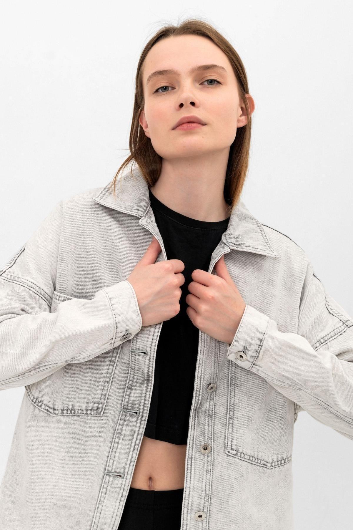 Gray Pocket Slit Detailed Oversize Denim Jacket - Swordslife