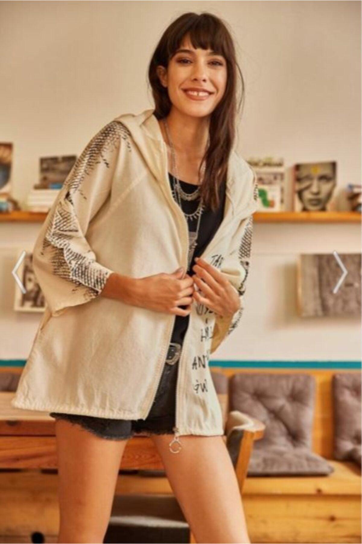 Women's Stone Back Printed Linen Jacket Beige - Swordslife