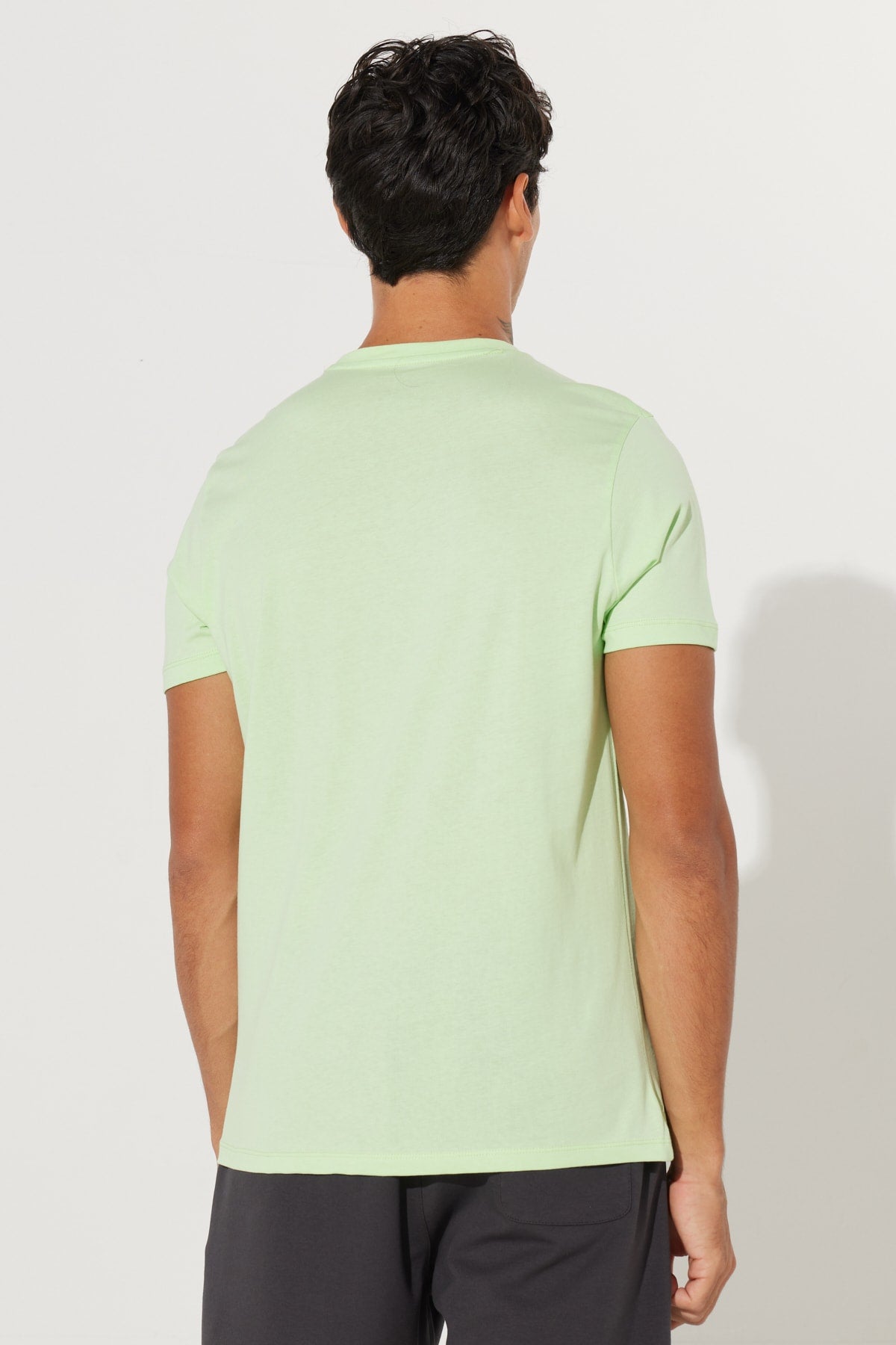 Men's Light Green Slim Fit Slim Fit 100% Cotton Crew Neck Short Sleeved T-Shirt