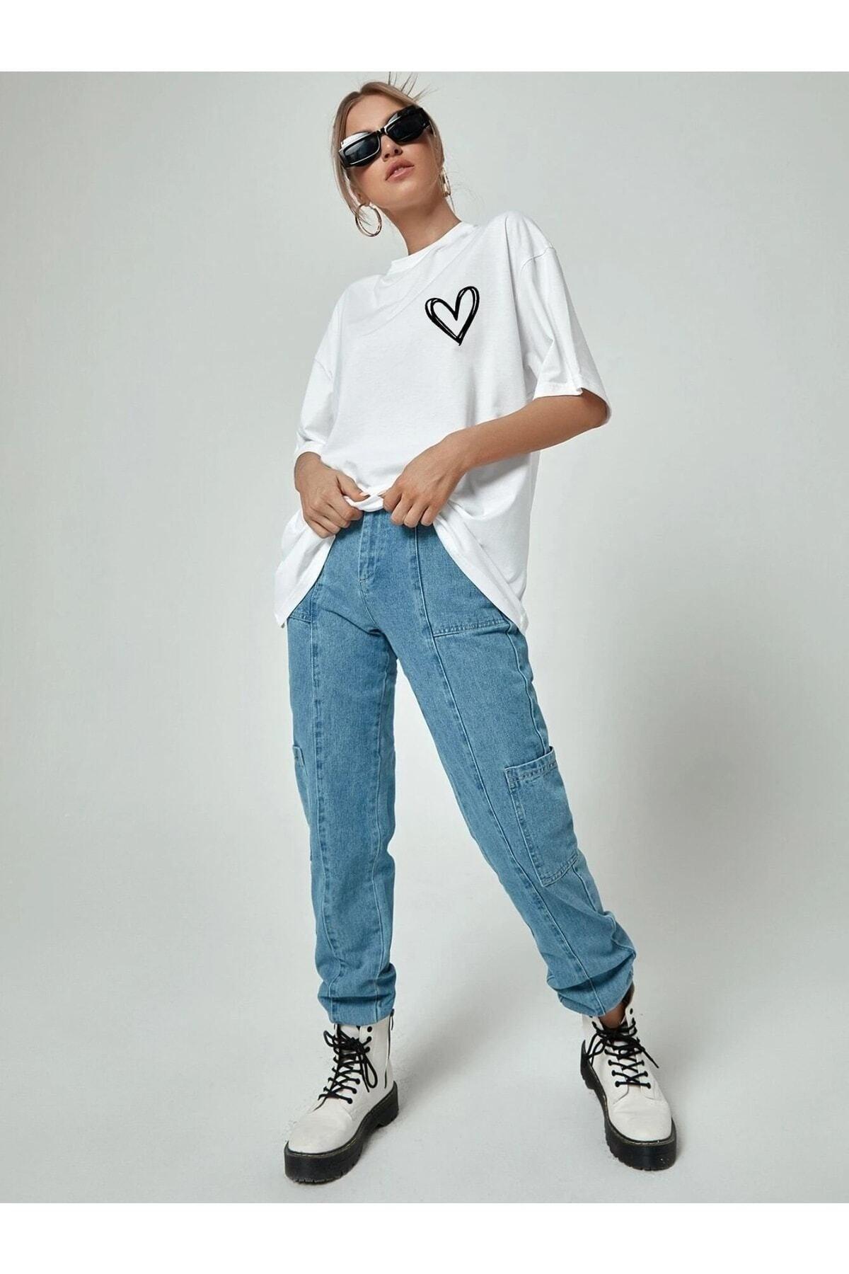 Minimal Heart Printed White Oversize Tshirt - Swordslife