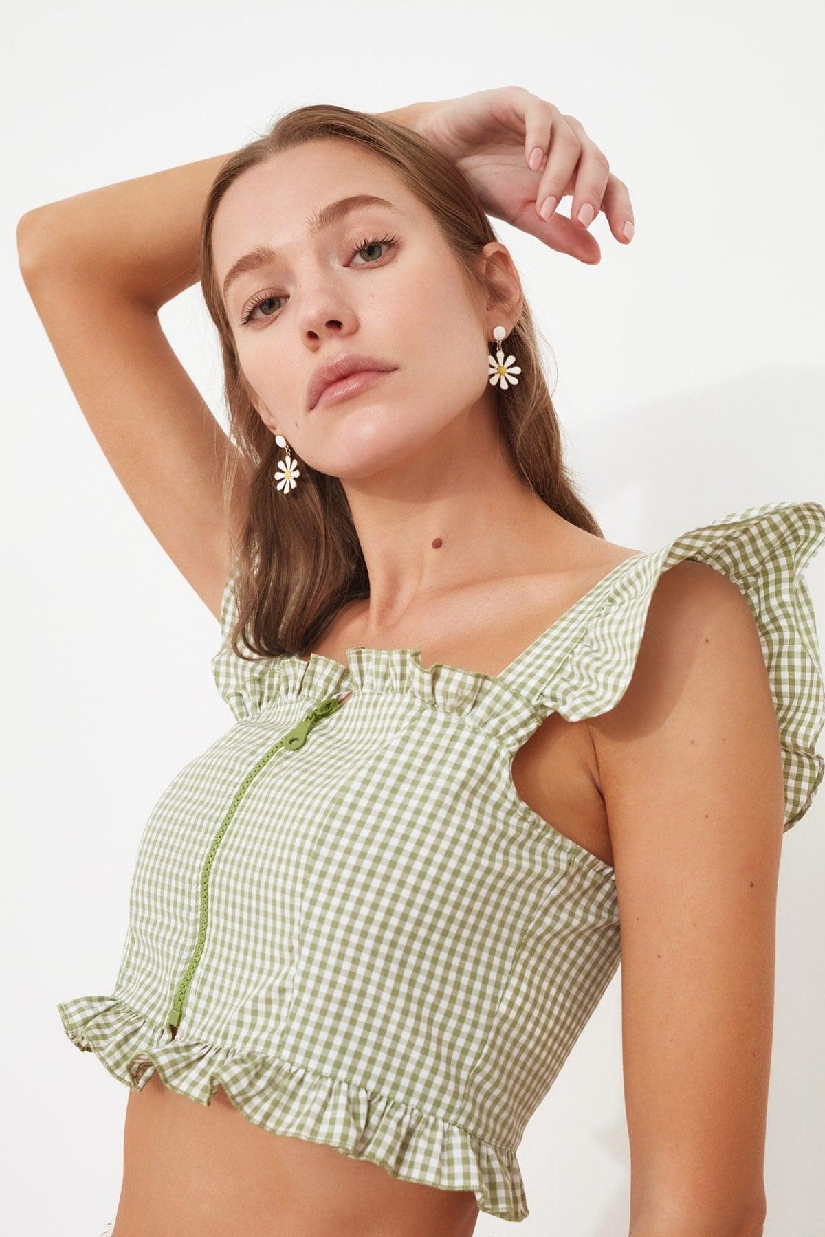 Green Fitted Woven Crop Zipper Detail Gingham Blouse TWOSS21BZ1366 - Swordslife