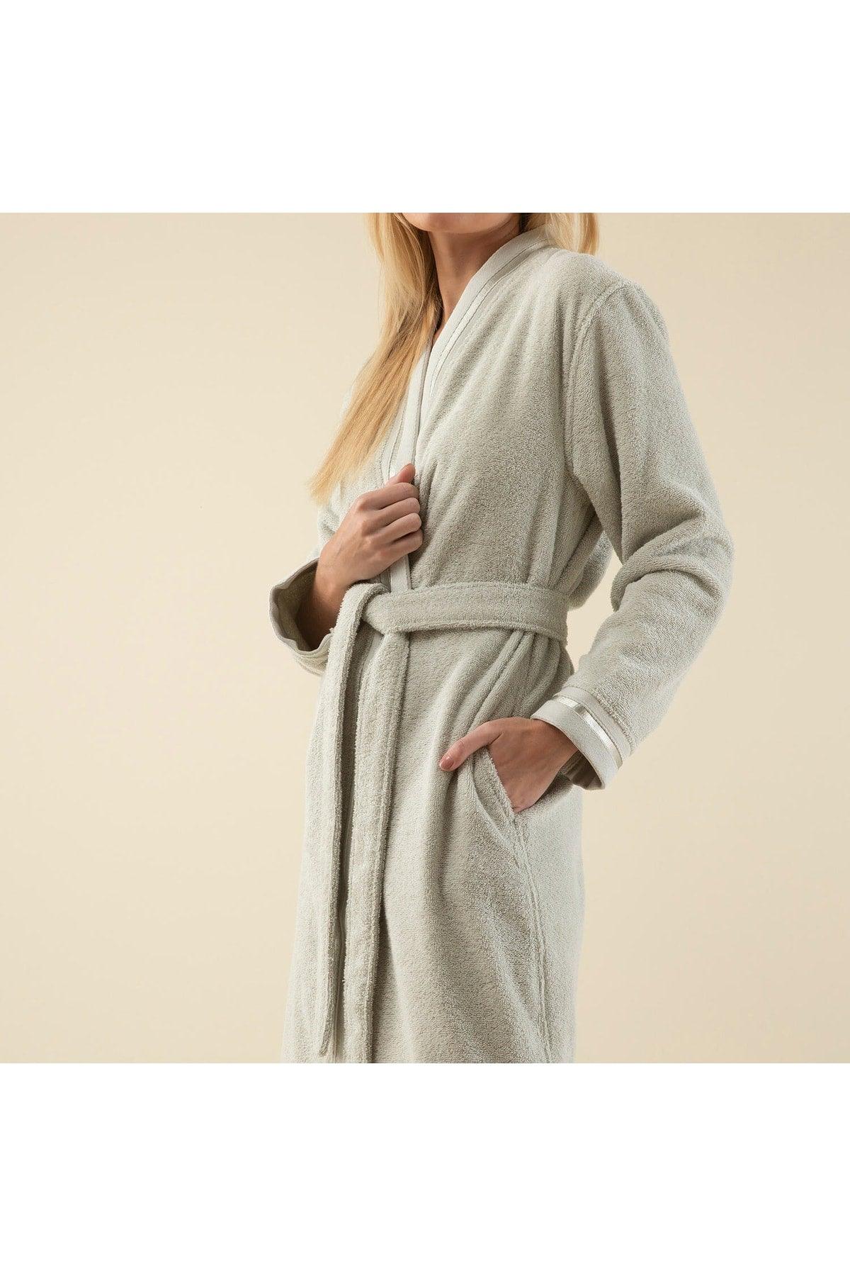 Chic Women's Bathrobe Sage - Swordslife