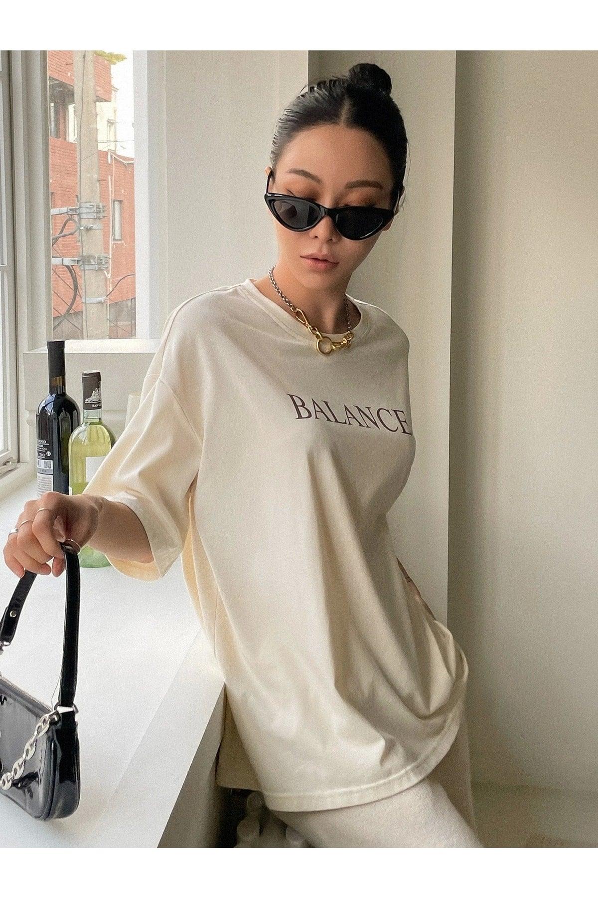 Women's Beige Balance Printed Oversize T-shirt - Swordslife