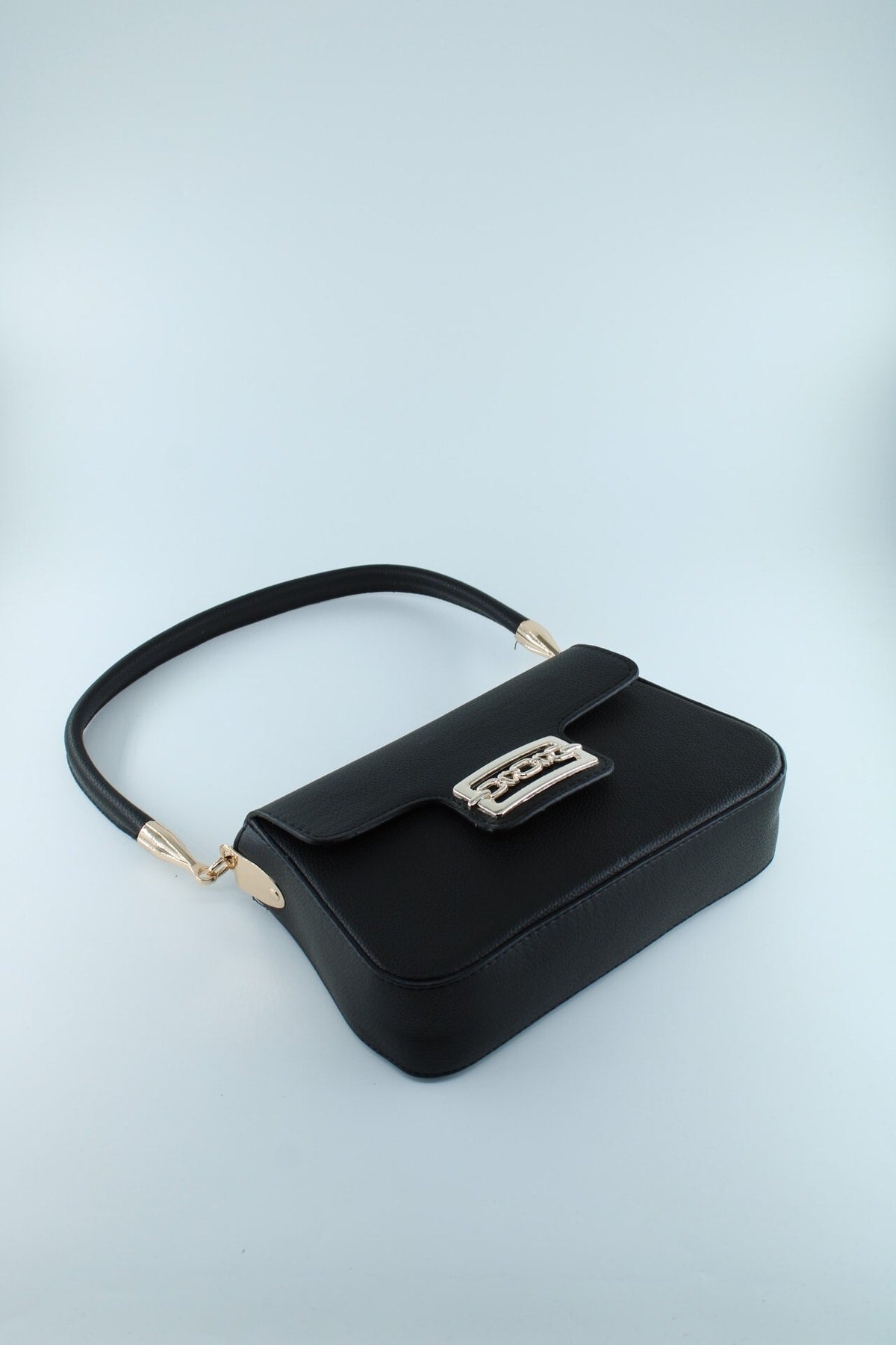 Women's Black Textured Magnet Clamshell Lined Hand And Sleeve Bag