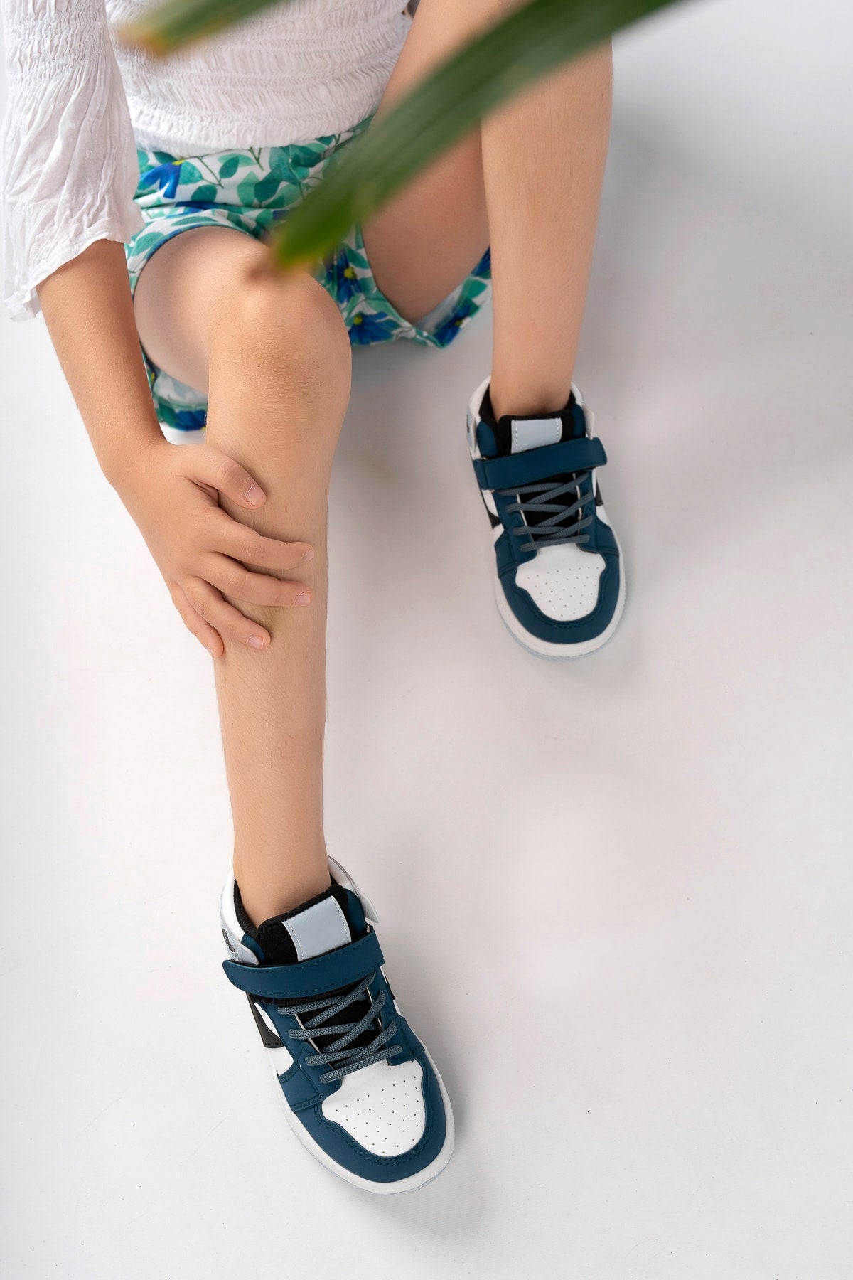 Kids Oil Ankle Sneakers