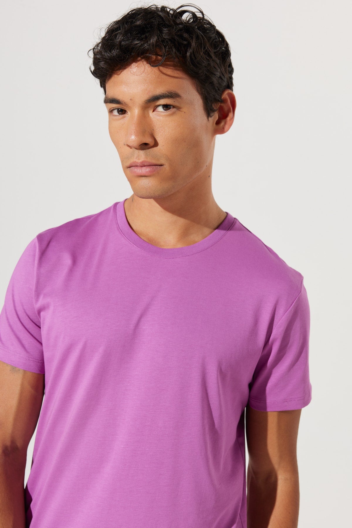 Men's Purple Slim Fit Slim Fit 100% Cotton Crew Neck Short Sleeved T-Shirt