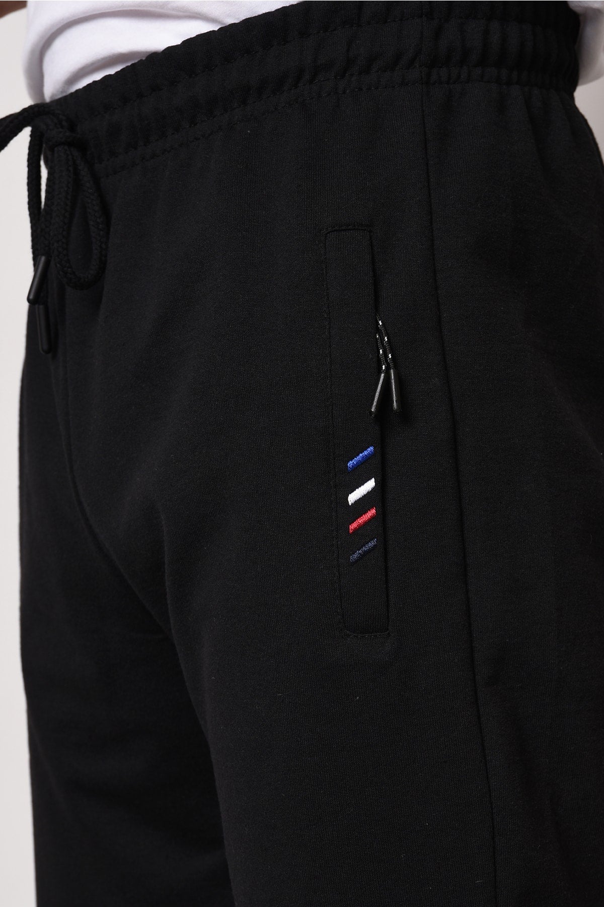 Mtlc045 Black Men's Zipper Pocket Embroidery Detail Straight Leg Casual Fit Sweatpants