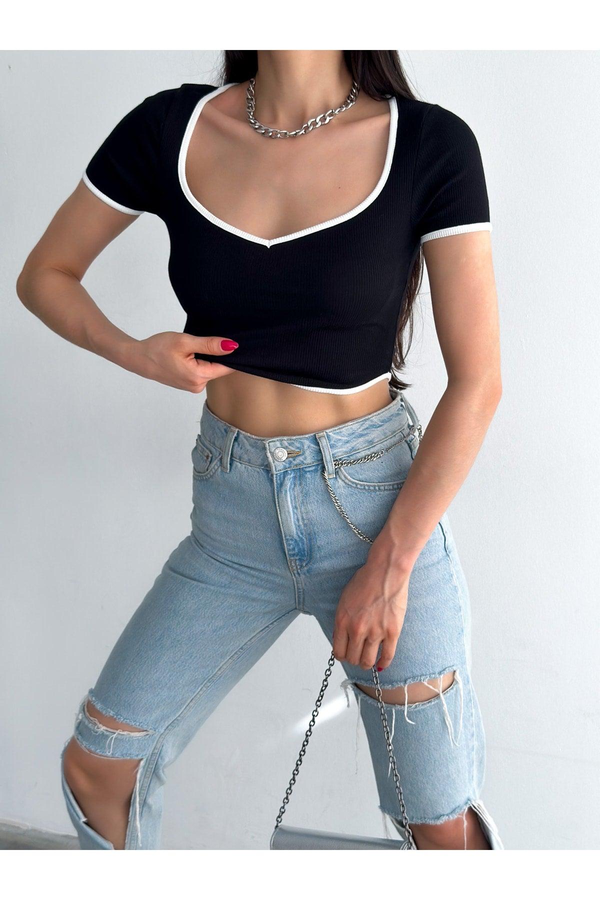 Women's Black Heart Collar Short Sleeve Ribbed Crop Blouse - Swordslife