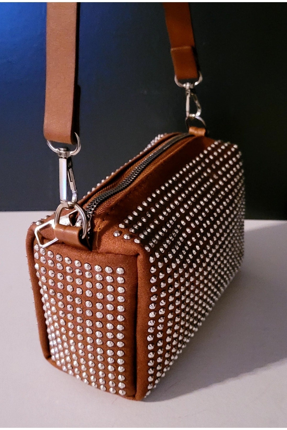 Bhm Brown Stone Chain Strap Hand And Shoulder Bag