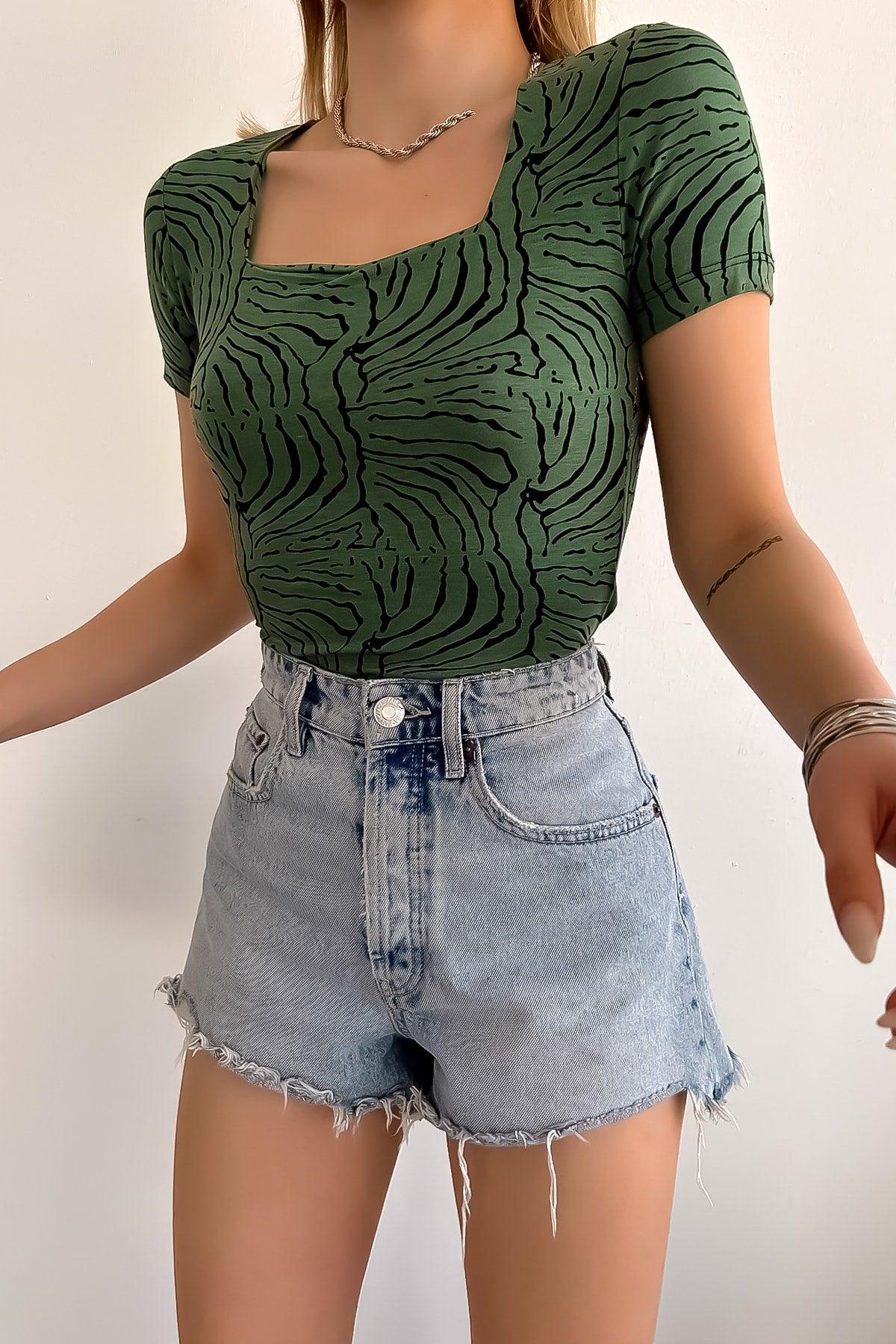 Women's Short Sleeve Square Collar Green Line Zebra Pattern Viscose Blouse - Swordslife