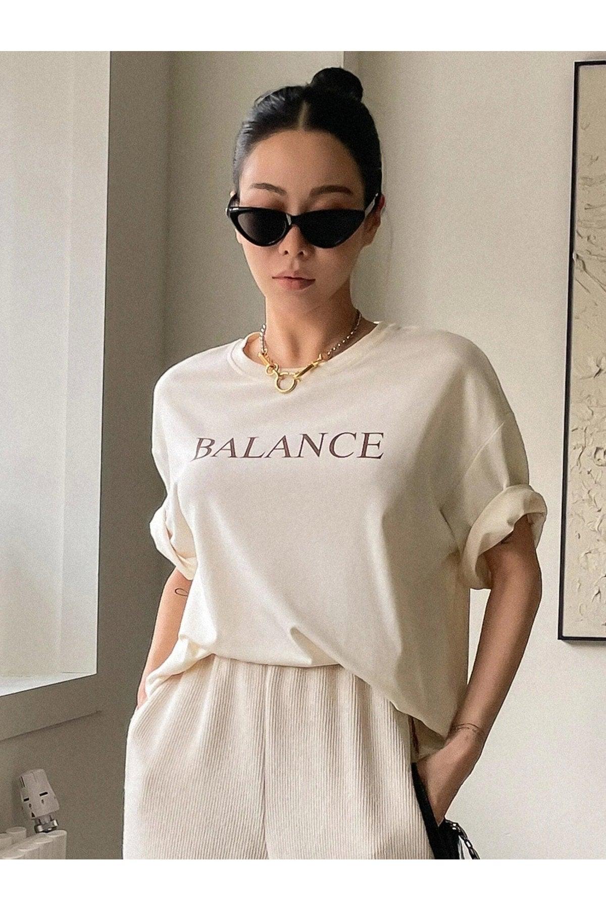 Women's Beige Balance Printed Oversize T-shirt - Swordslife