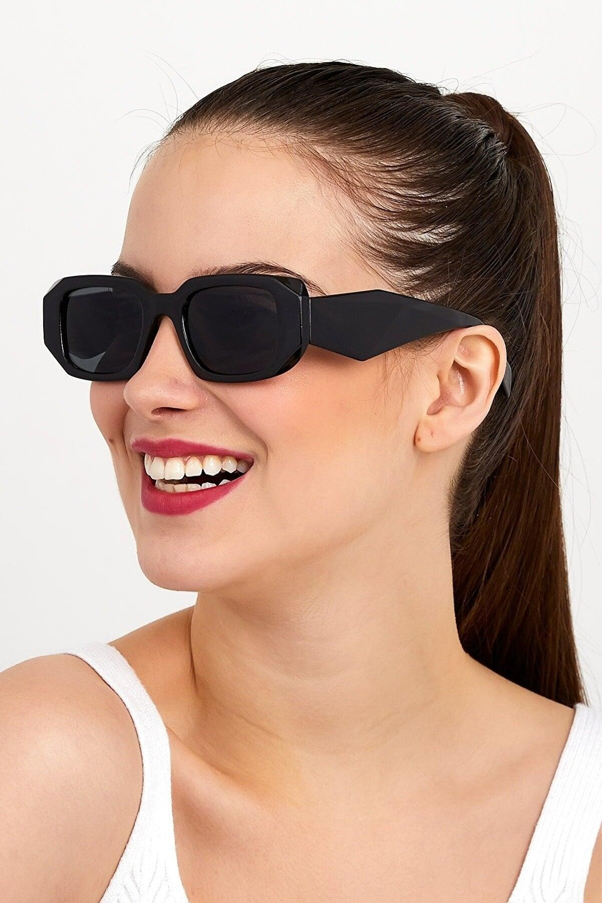 2 Li Opportunity Product Black and White Sunglasses - Swordslife