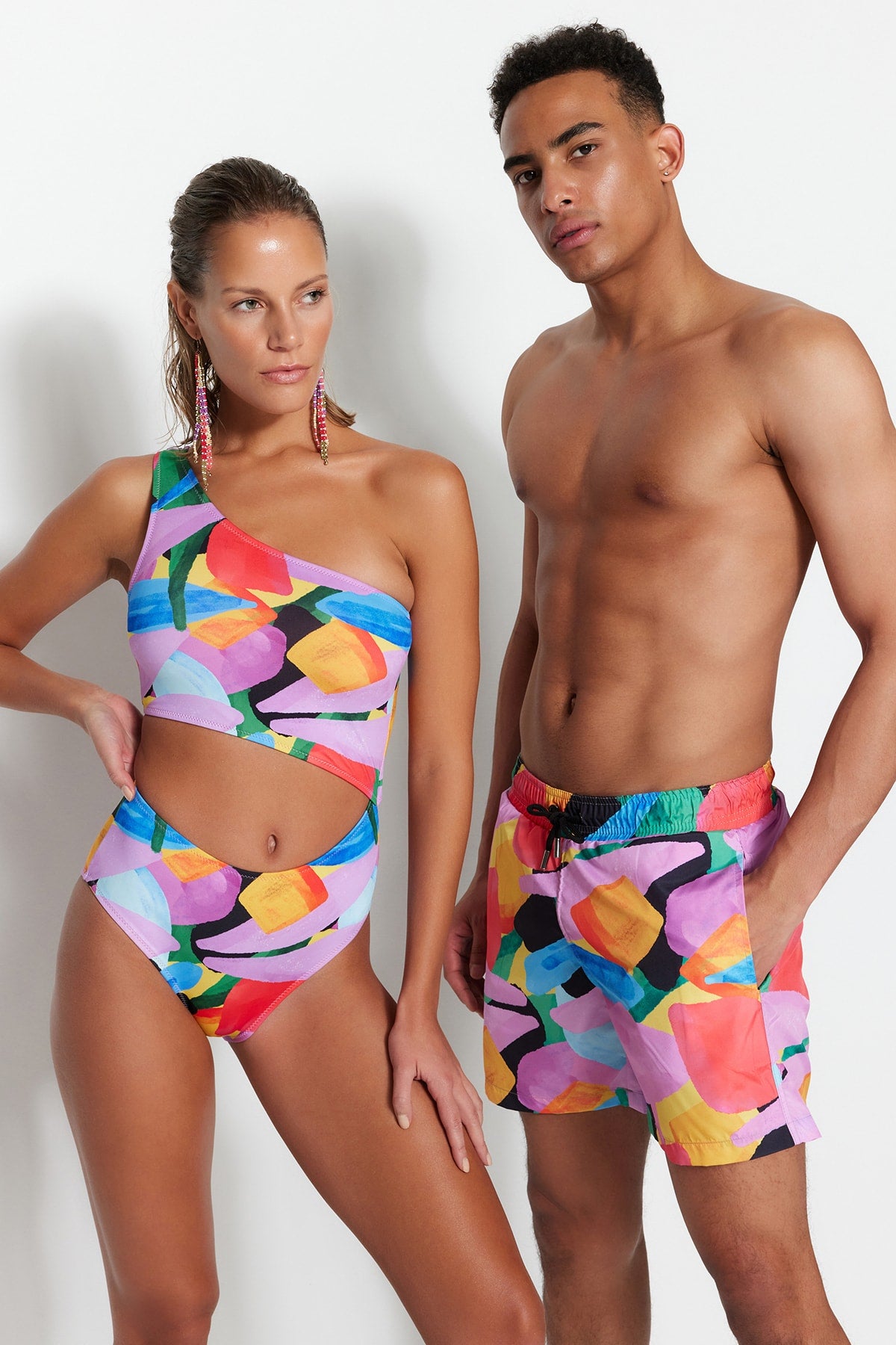 Multicolor Men's Standard Abstract Pattern Swimwear Marine Shorts TMNSS23DS00001