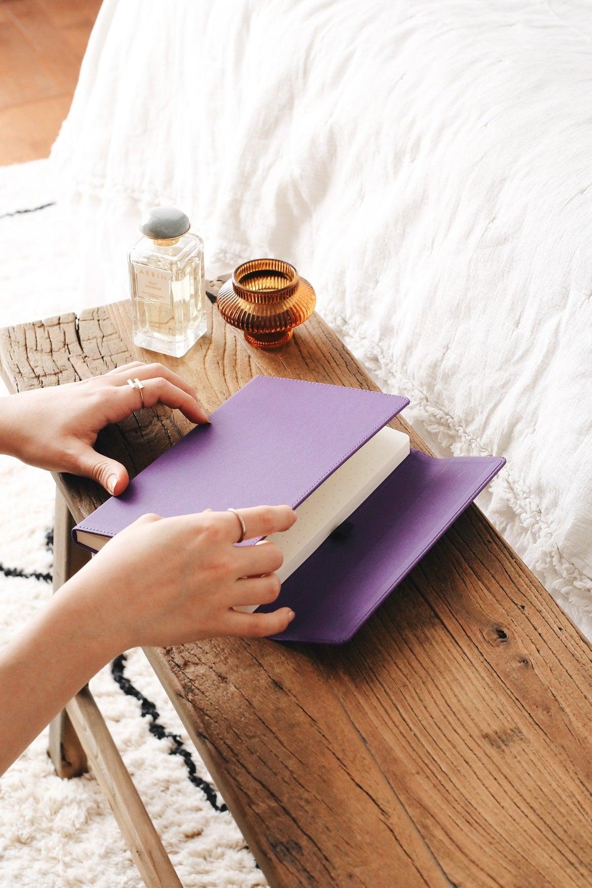 A5 15x22 Magnetic Cover Notebook Lined Purple