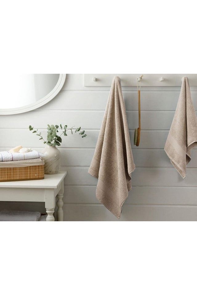 Basic Bath Towel 90x150 Cm Light Brown