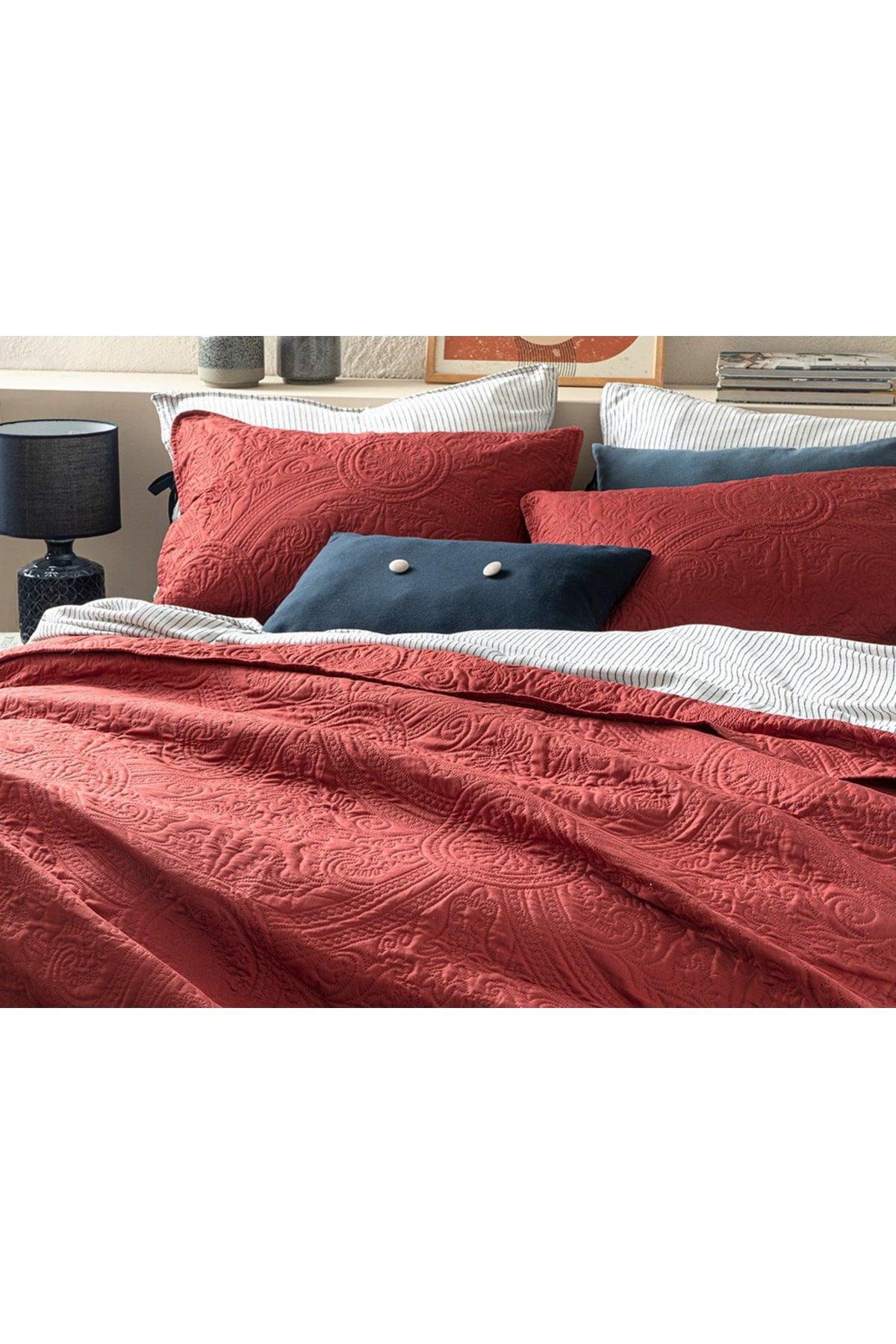 Easton Multi-Purpose Double Bedspread Set 200x220 Cm Claret Red - Swordslife