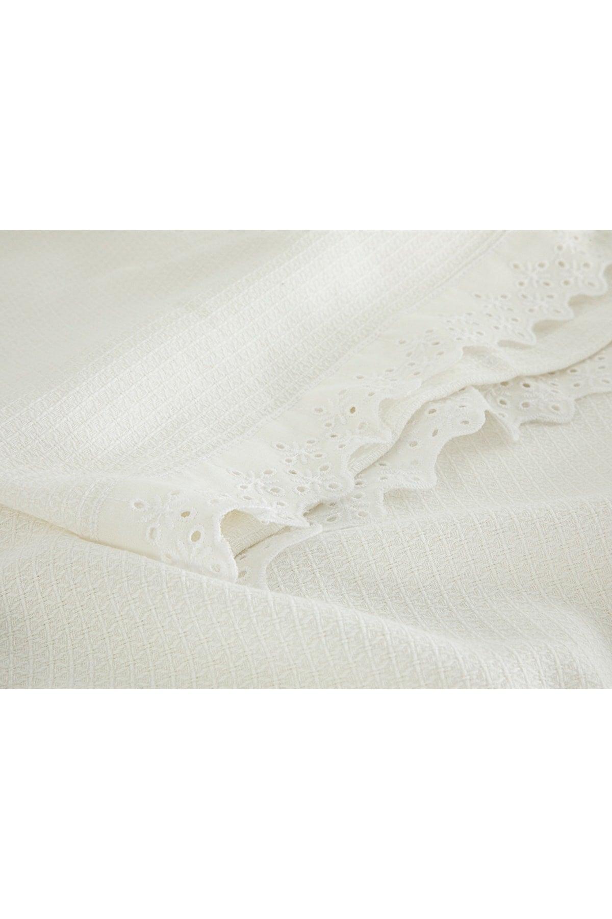 Elegancy Scalloped King Size PIKE 240x220 cm White - Swordslife