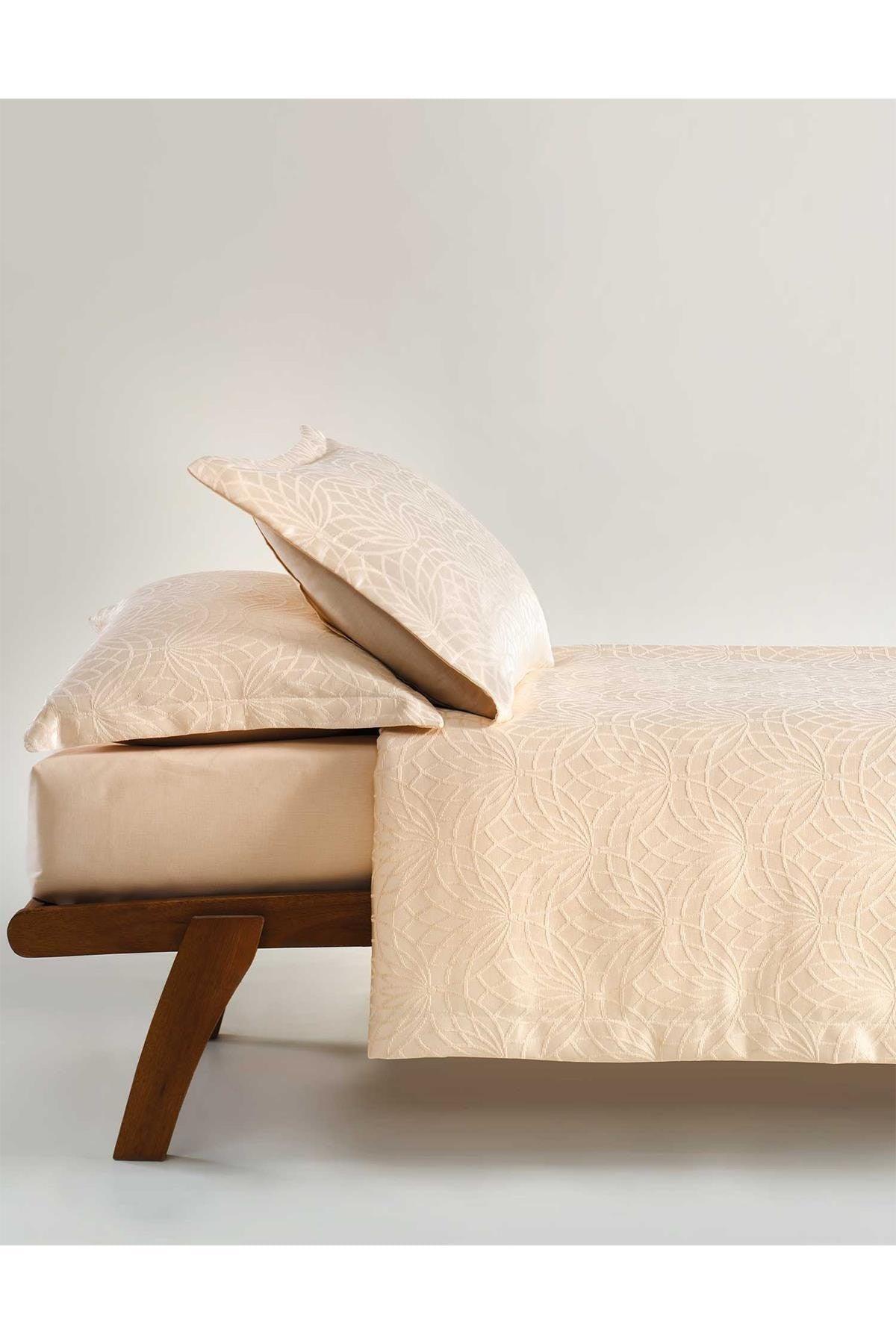 Garden Cappuccino Double Bedspread - Swordslife