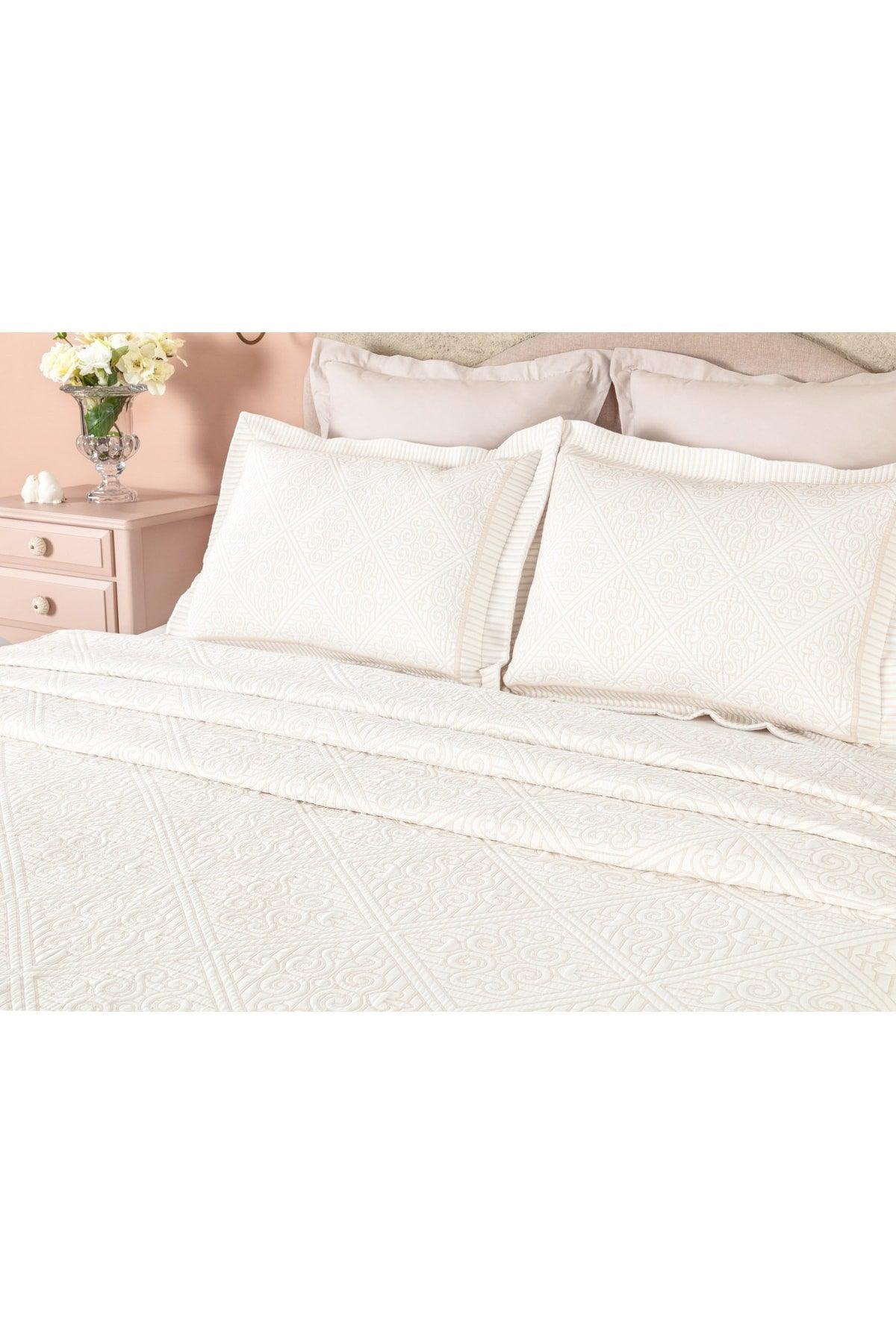 Jeanne Double Bedspread - Swordslife