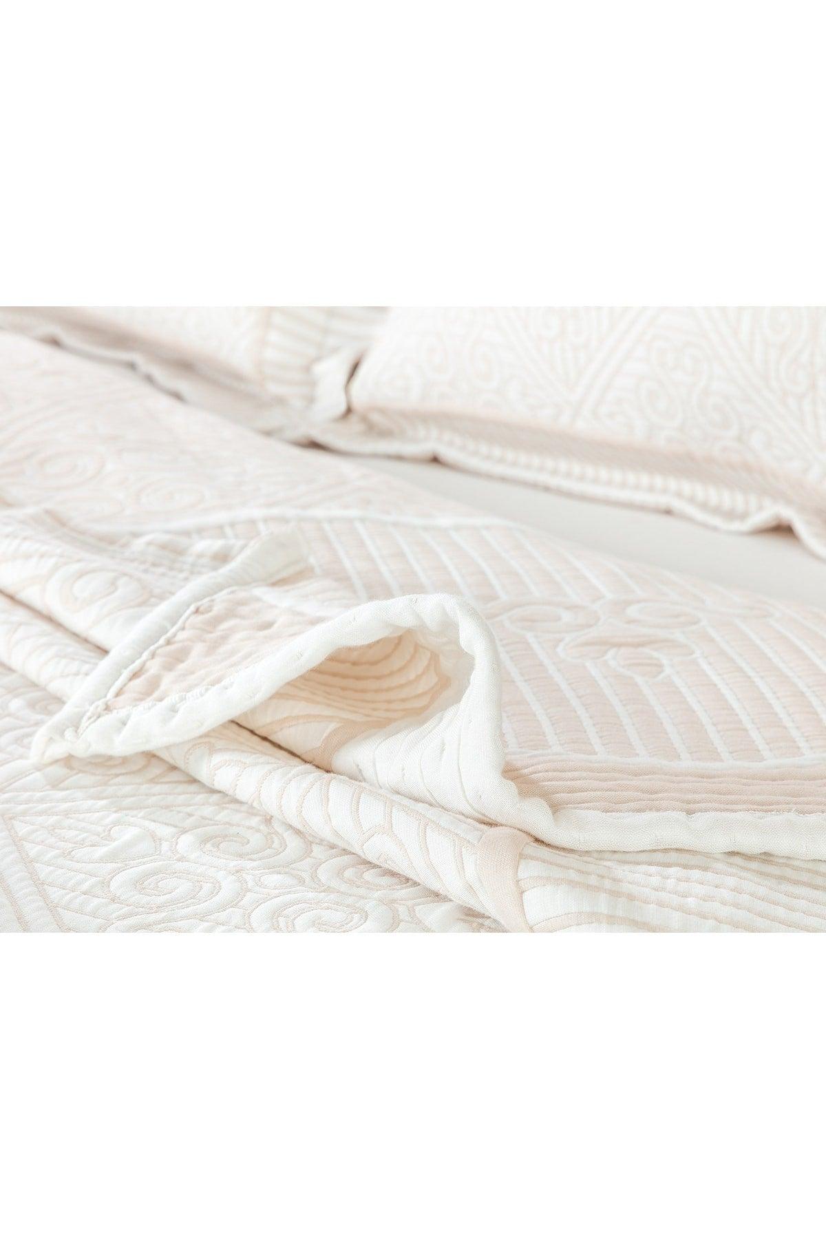 Jeanne Double Bedspread - Swordslife