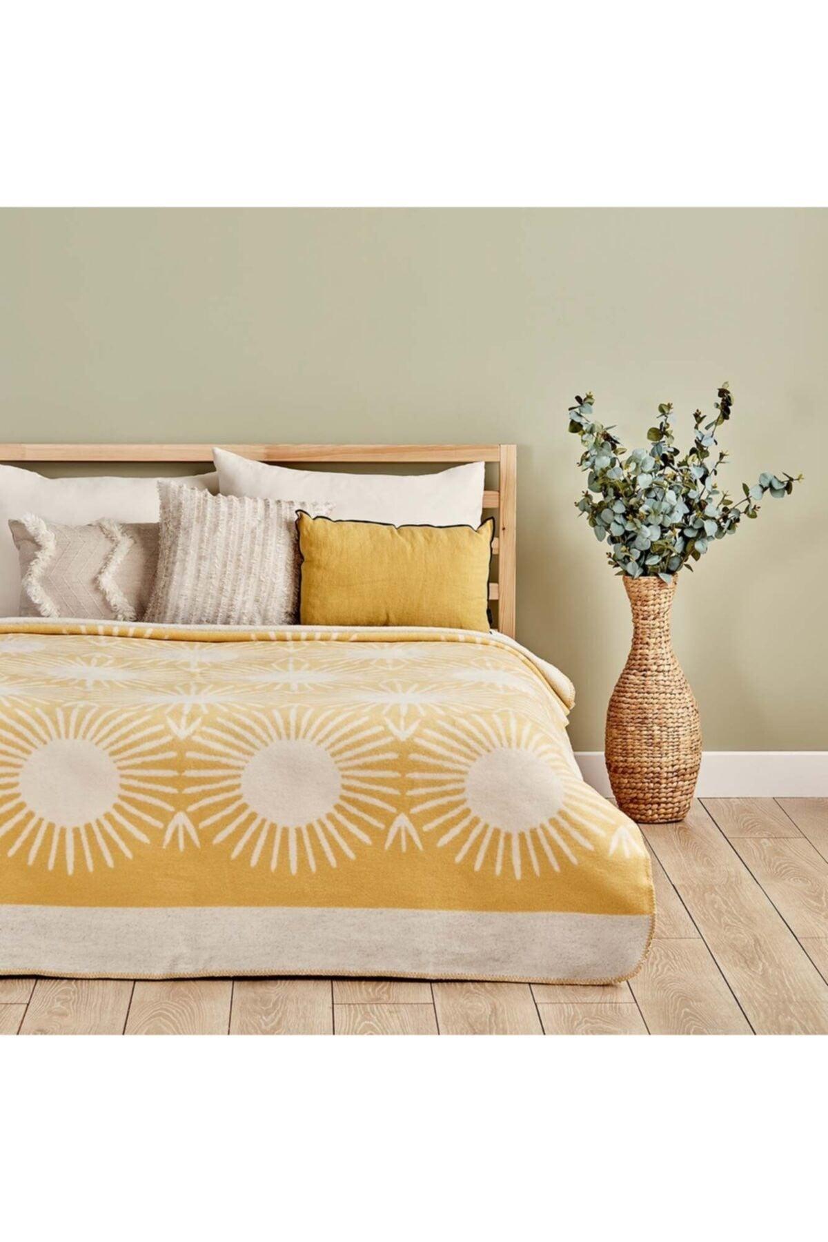 Liya Cotton Double Blanket Mustard (180x220 Cm) - Swordslife