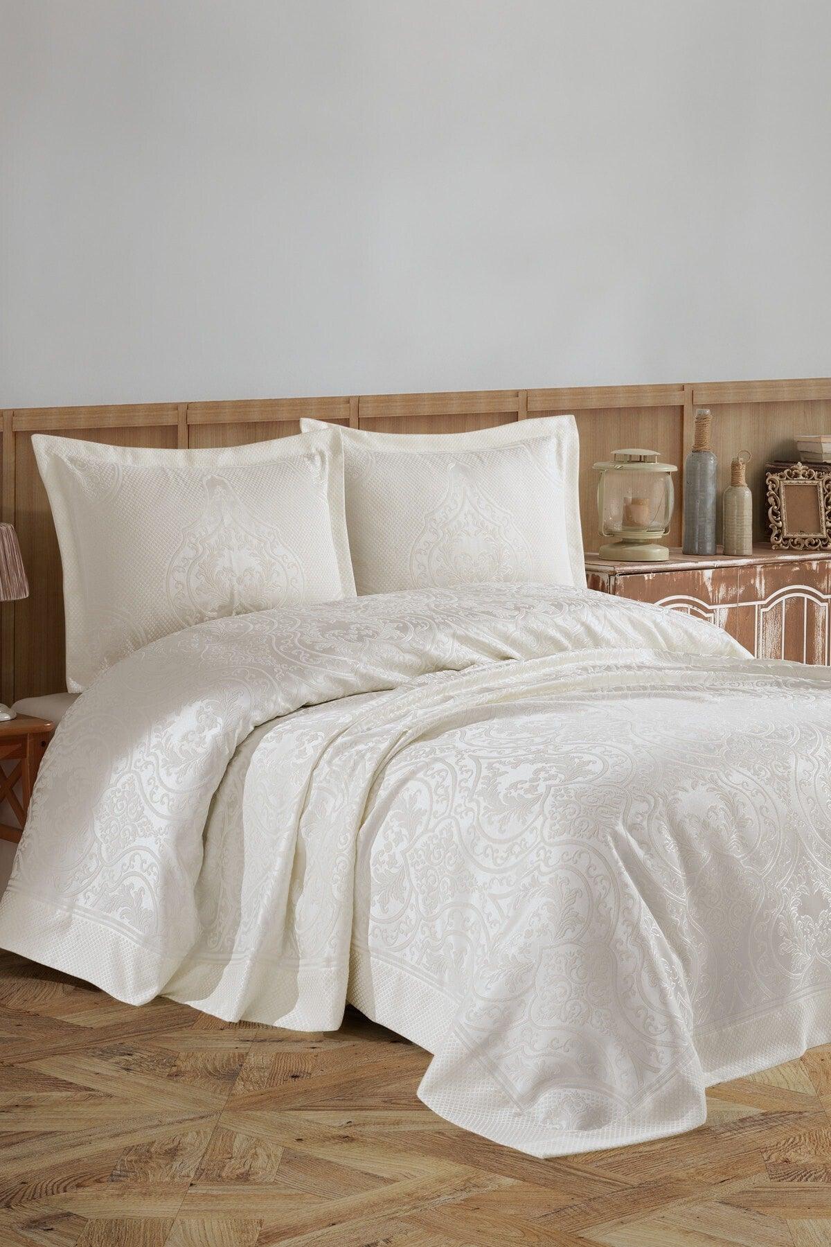 Valeron Pano Chenille Double Bedspread (cream) - Swordslife